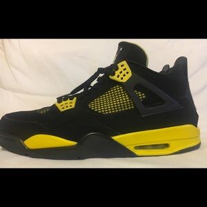 Air Jordan 4 Retro “Thunder”
